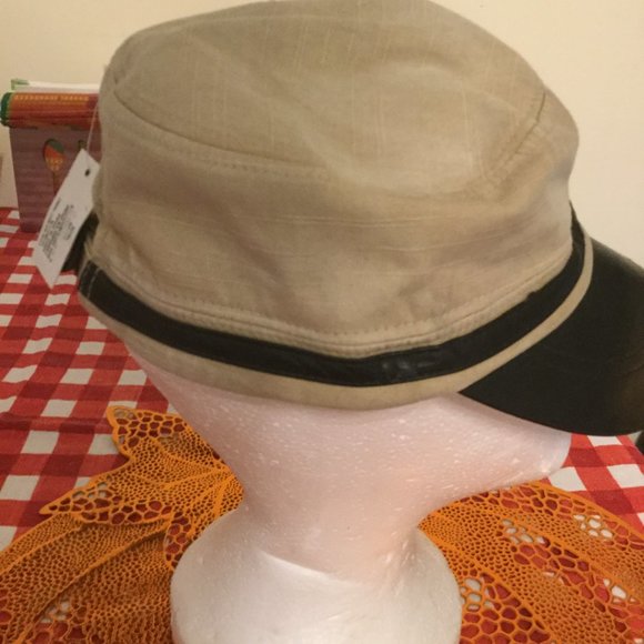 Picabo Cap woman's new never worn - Picture 4 of 4